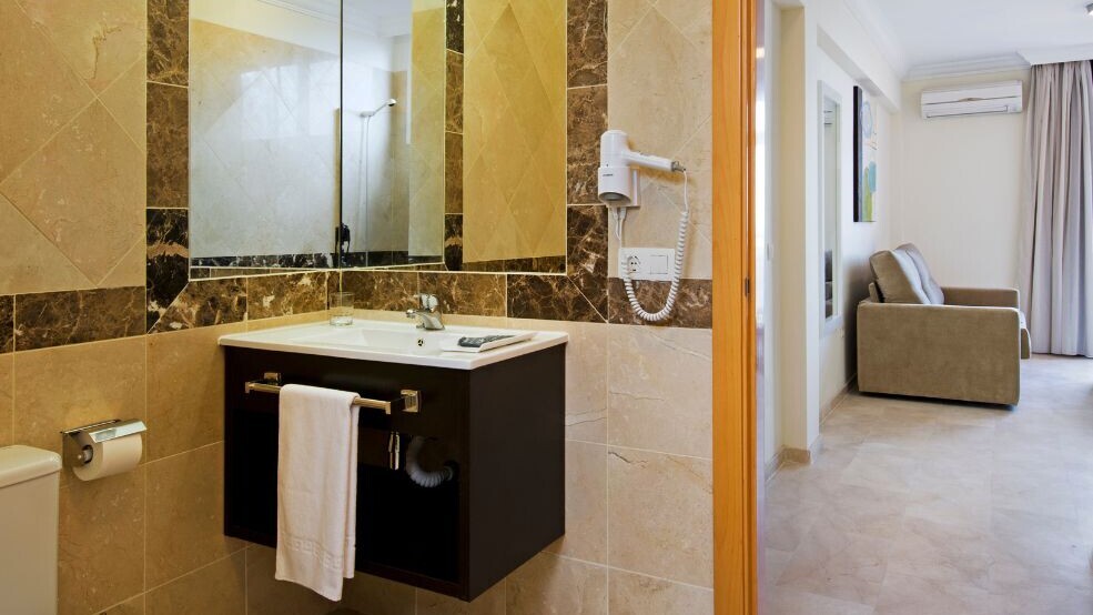 Kn Panoramica Heights Hotel